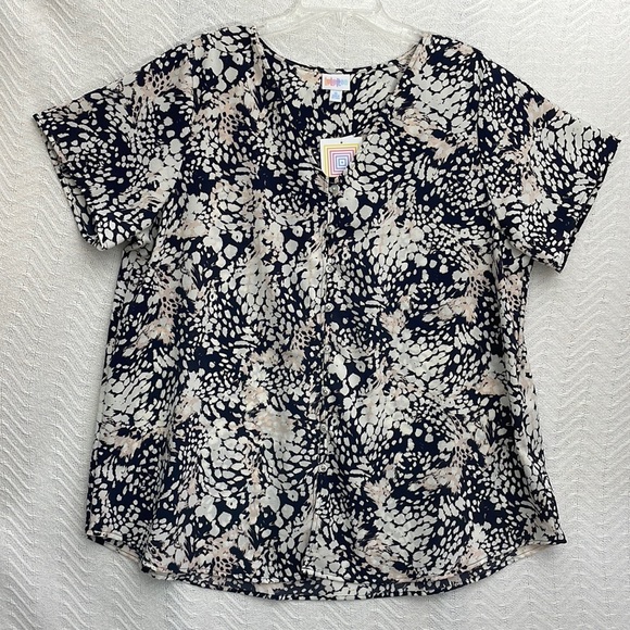 LuLaRoe Tops - LuLaRoe Shannah top extra-large crêpe blouse, short sleeve new tags